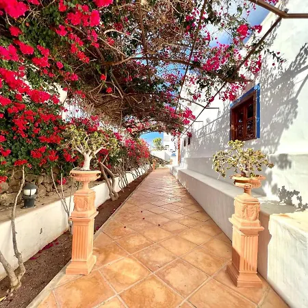 Doble Clasica Con Desayuno Incluido, Wifi Gratis, Bonita Piscina En Yaiza * Yaiza (Lanzarote)