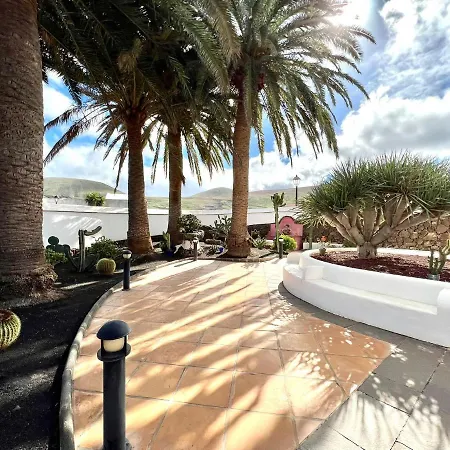 Doble Clasica Con Desayuno Incluido, Wifi Gratis, Bonita Piscina En Yaiza Lägenhet