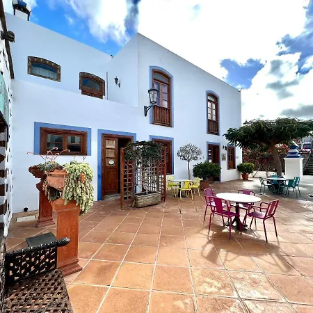Doble Clasica Con Desayuno Incluido, Wifi Gratis, Bonita Piscina En Yaiza * Yaiza (Lanzarote)